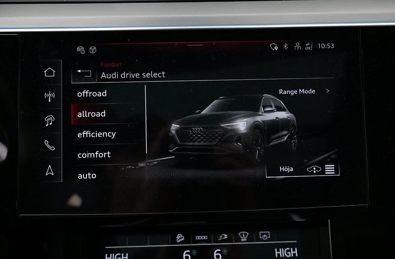 Audi Q8 e-tron 55 Q SoH 92% 360k HuD Pano. - fotka 17 z 25
