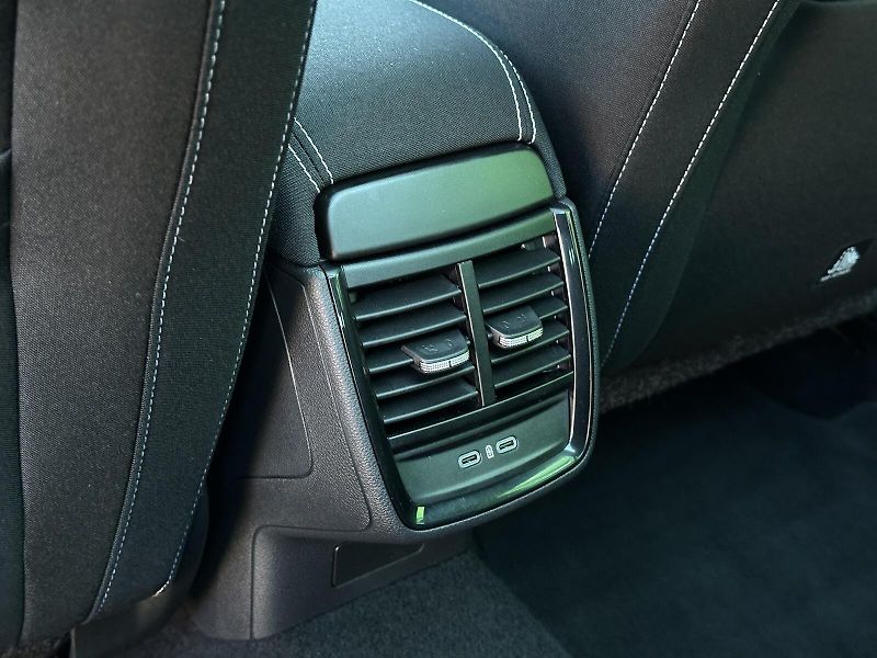 Škoda Scala 1.5TSi Monte Carlo 150PS NAVI - fotka 47 z 56