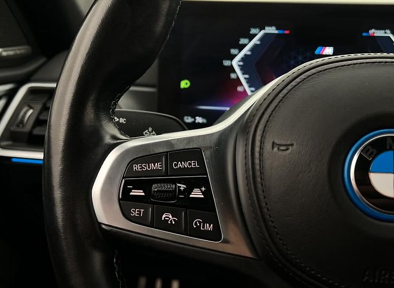 BMW i4 M50 xDrive GC 360kam Tažné LED - fotka 14 z 35