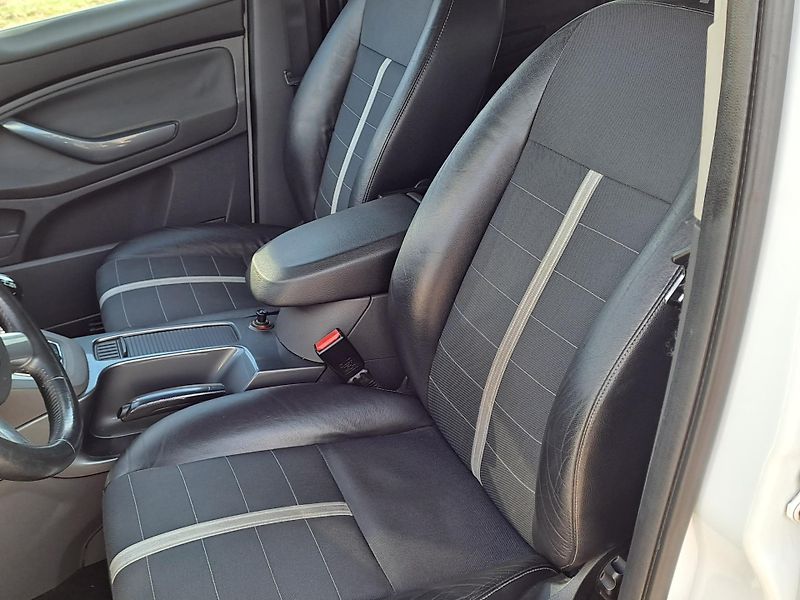 Ford Kuga (2009) 2.0 TDCi 4x4 PŮVOD ČR - fotka 11 z 31