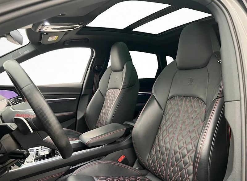 Audi Q8 e-tron 55 Q 360k Pano Matrix 4 zóny   - fotka 10 z 36