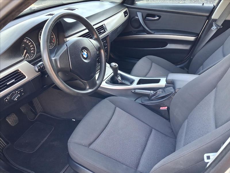 BMW Řada 3 2,0 390L - fotka 11 z 13