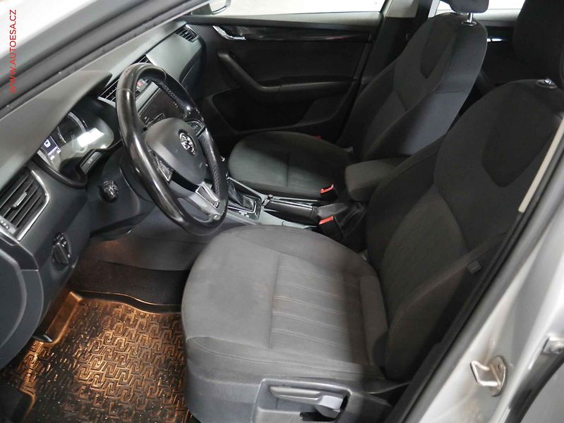 Škoda Octavia (2018) 1.6 TDi, ČR, DSG, LED, AC - fotka 9 z 21