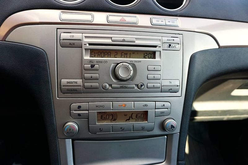 Ford S-MAX (2006) 1,8 TDCI 92 kW - fotka 24 z 26
