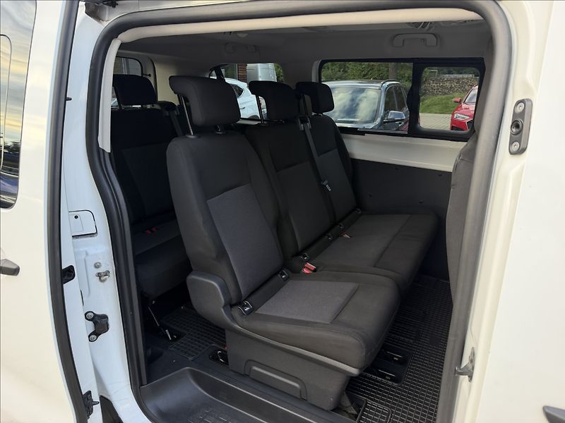 Toyota ProAce 9Míst ČR 1.maj. - fotka 17 z 21