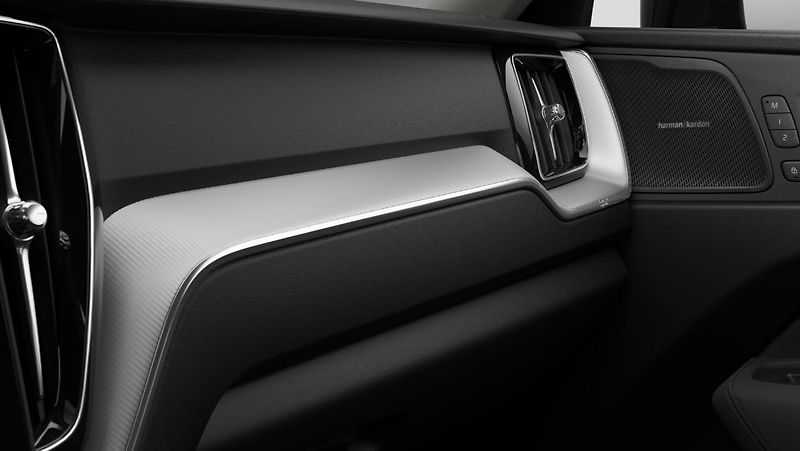Volvo XC60 (2026) B5 PLUS - fotka 10 z 13