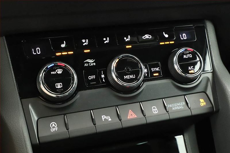 Škoda Karoq (2023) Sportline 1.5 TSI - fotka 13 z 20