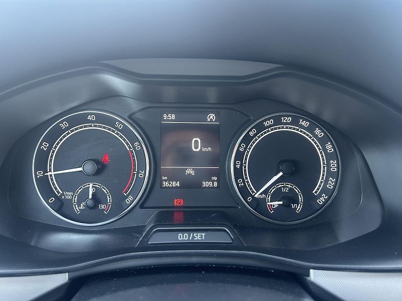 Škoda Scala 1.0TSI 85kW AMBITION - fotka 14 z 21