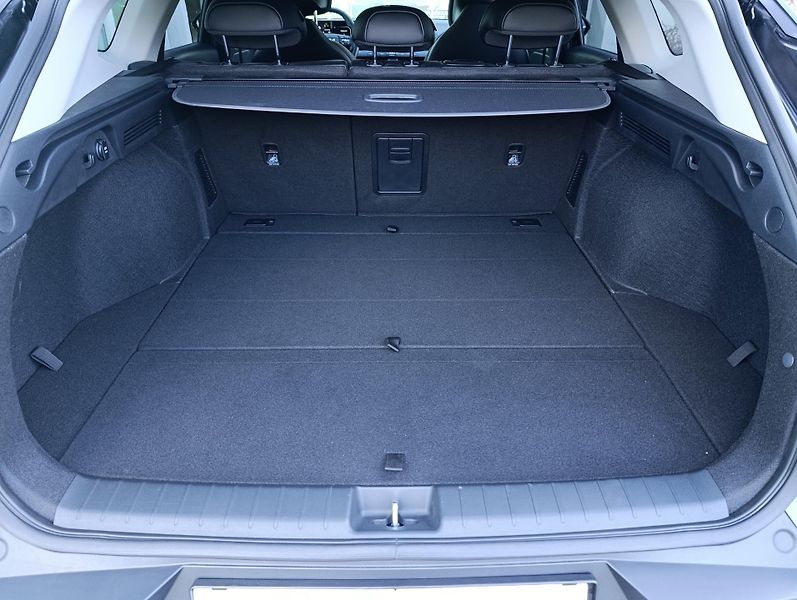 Kia K4 Sportswagon (2026) CL4 1,6 T-GDi 7DCT TOP + A17 - fotka 6 z 6