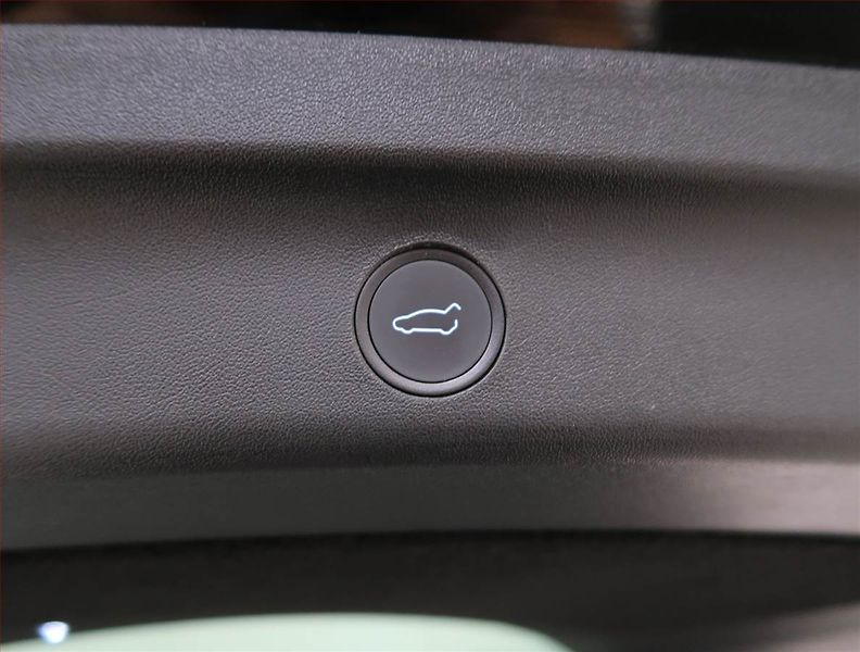 Tesla Model Y (2023) RWD LFP 60kWh, SoH 98% - fotka 20 z 32