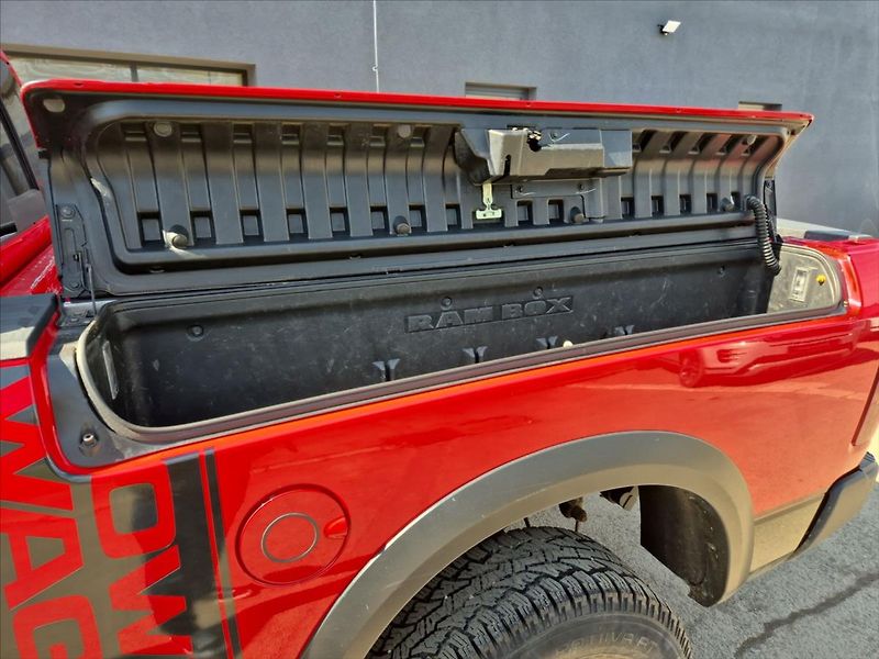 Dodge RAM 6,4 Power Wagon 2500 - fotka 16 z 19