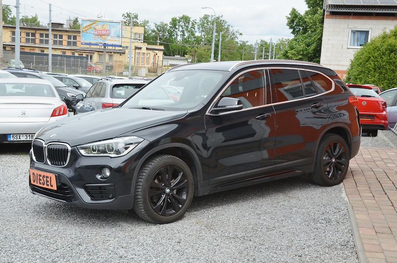 BMW X1 (2015) sDrive 18d 110kW SPORT / LED - fotka 3 z 39