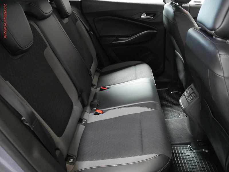 Opel Grandland X (2018) 1.6CDTi, LED - fotka 11 z 22
