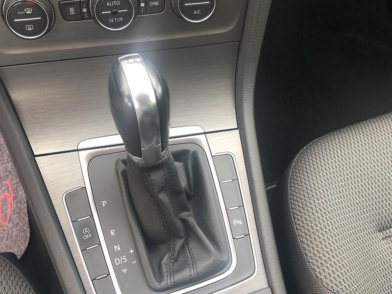 Volkswagen Golf Variant (2013) 1,6TDI DSG Comfortl. Nez. top. - fotka 53 z 65