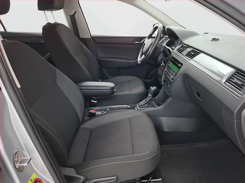 Škoda Rapid (2014) Style 1.6 TDI, Automat - fotka 9 z 15