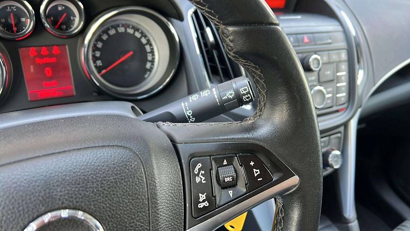 Opel Zafira Tourer 1.4 Turbo MT6 (103kW)/0 - fotka 20 z 41