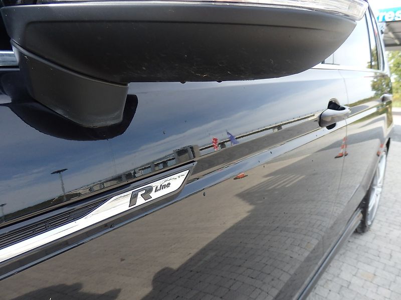 Volkswagen Touran 2,0 TDI 140kW HIGHLINE,DSG LED - fotka 20 z 27