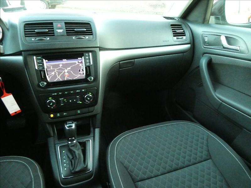 Škoda Yeti 1,2 TSi 81kW DSG Drive, xenony - fotka 27 z 41