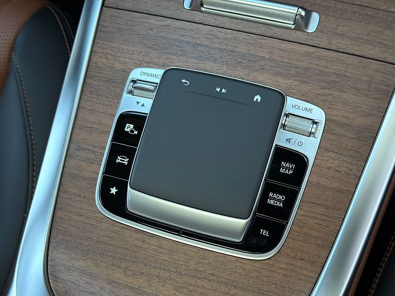 Mercedes-Benz Třídy G 63 AMG MANUFAKTUR, SUPERIOR - fotka 32 z 44