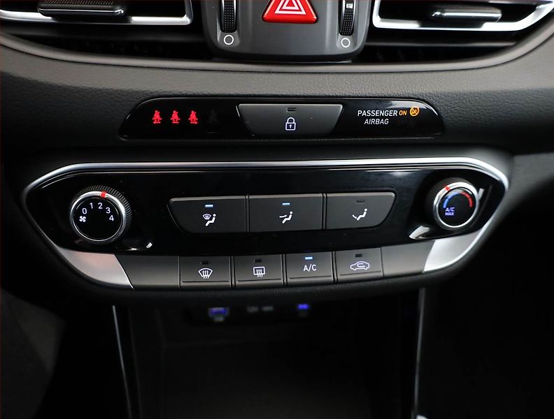 Hyundai i30 (2026) 1.0 T-GDI, Comfort, Navi - fotka 10 z 19