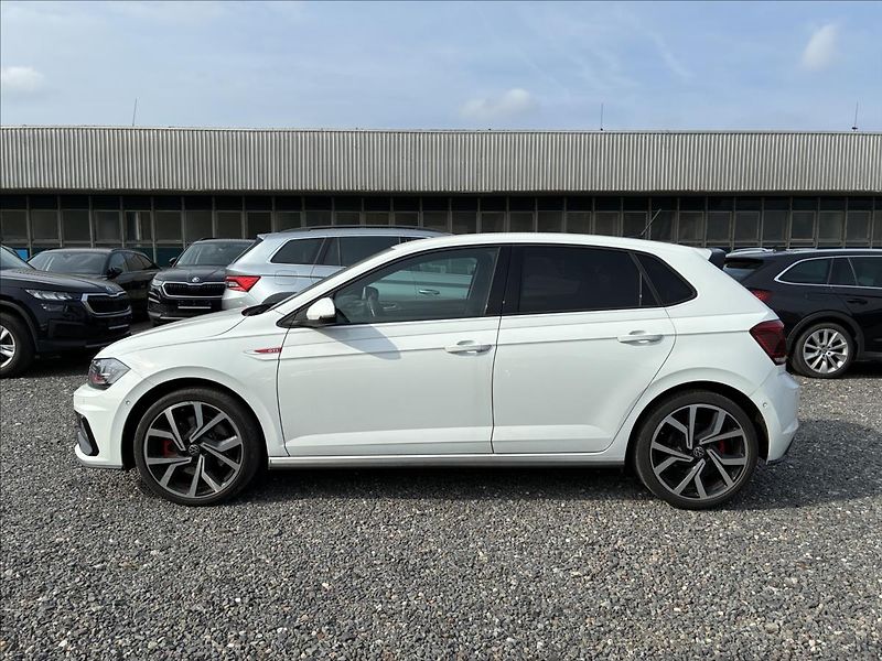 Volkswagen Polo 2,0 GTI VIRTUÁL KEYLESS - fotka 3 z 32