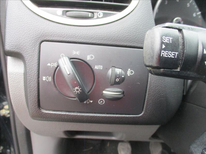 Ford Focus 1,6 16V, 75kW, digiklima,ABS, - fotka 16 z 20