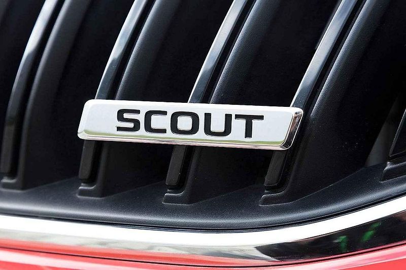 Škoda Octavia Combi RS a Škoda Octavia Scout.