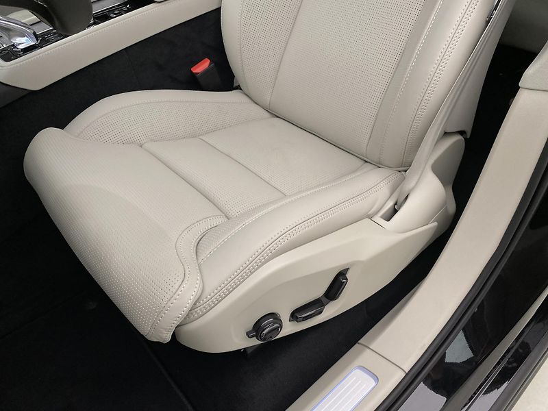 Volvo XC90 (2026) B5 AWD AUT BRIGHT PLUS 7míst - fotka 30 z 72