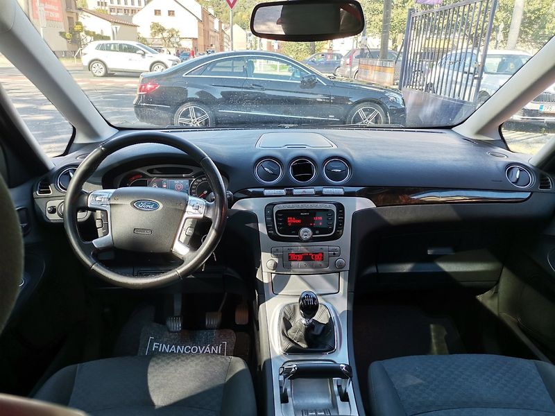 Ford Galaxy (2009) 2.0TDCi 103kw GHIA Panor. ČR - fotka 10 z 30