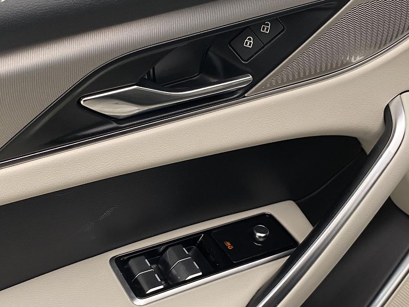 Jaguar F-Pace D165 S AWD AUT CZ - fotka 29 z 44