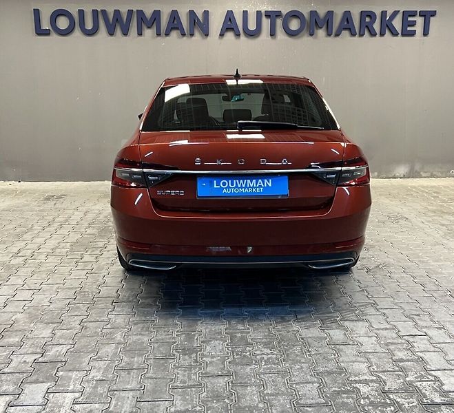 Škoda Superb 2,0 TDI DSG Laurin & Klement - fotka 20 z 22