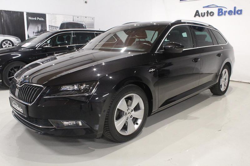 Škoda Superb (2019) 2.0TDI DSG L&K 4x4 Display - fotka 6 z 45