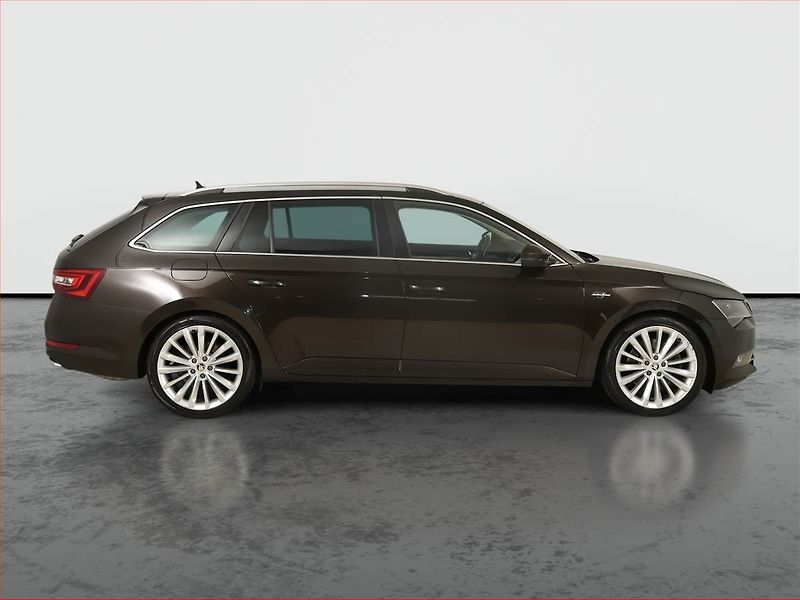Škoda Superb (2017) Laurin&Klement 2.0 TSI, 4X4 - fotka 6 z 27