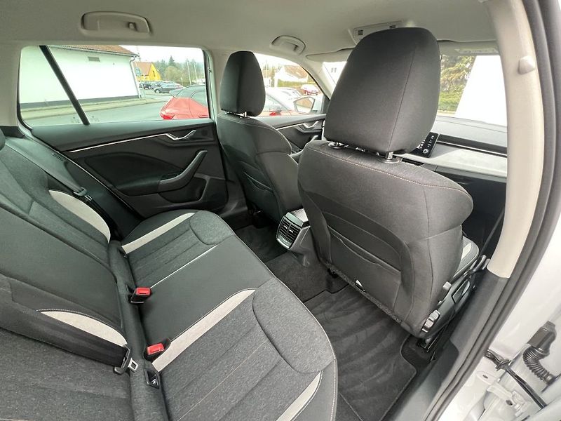 Škoda Kamiq Top Selection 1.0TSI 85 kW - fotka 19 z 33