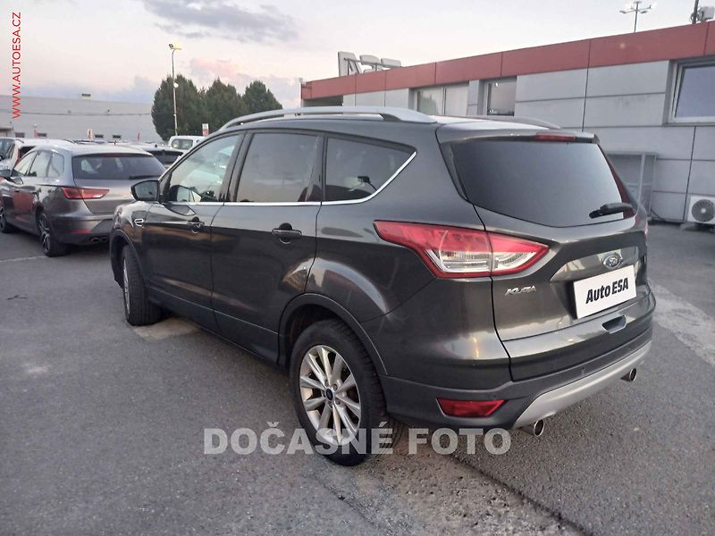 Ford Kuga (2015) 2.0 TDCi 4x4, ČR, xenon - fotka 2 z 3