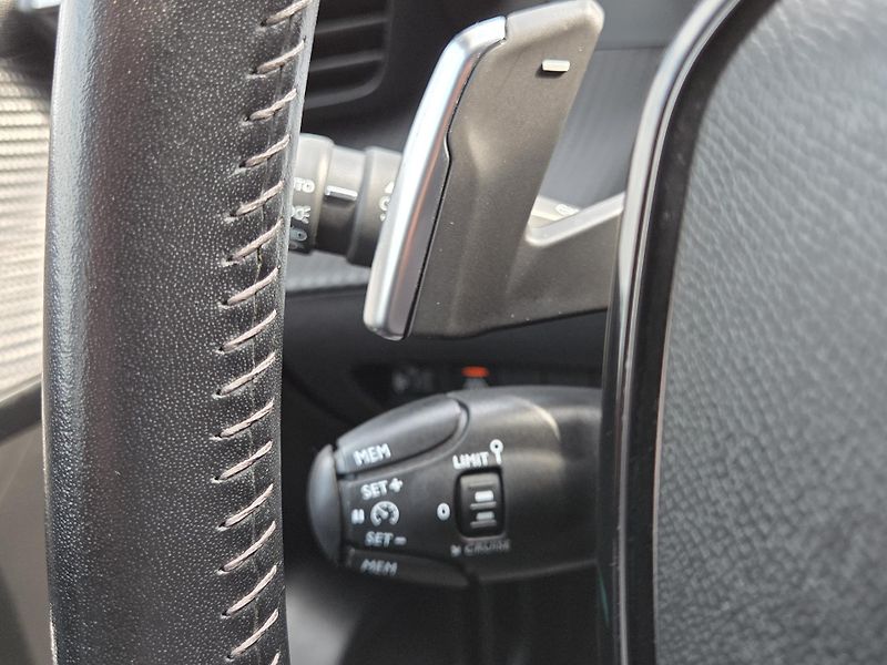 Peugeot 208 (2020) 1.2 PT 100 ALLURE EAT8 - fotka 22 z 26
