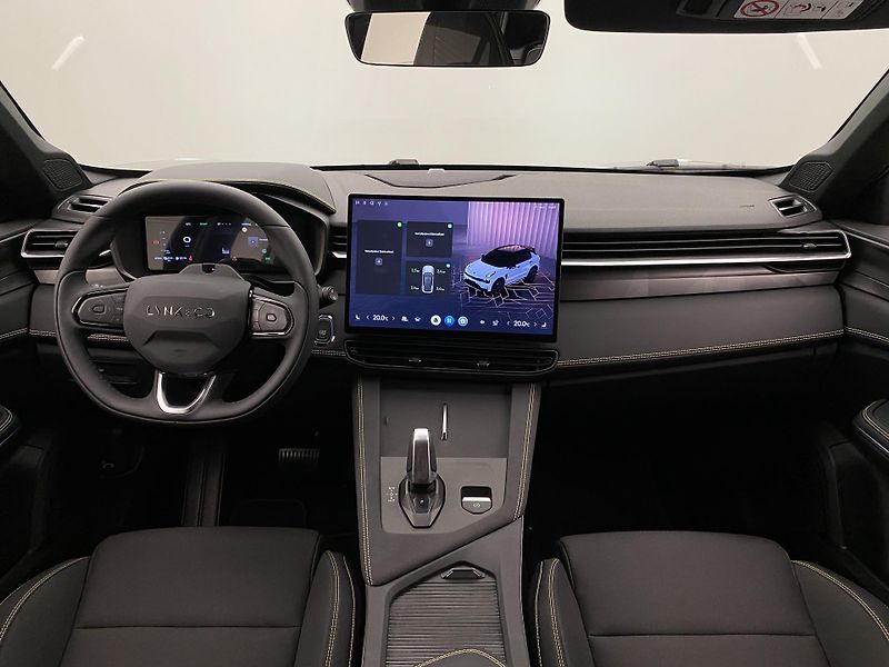 Lynk & Co 01 (2025) CORE PHEV AUT CZ 1.maj - fotka 2 z 95