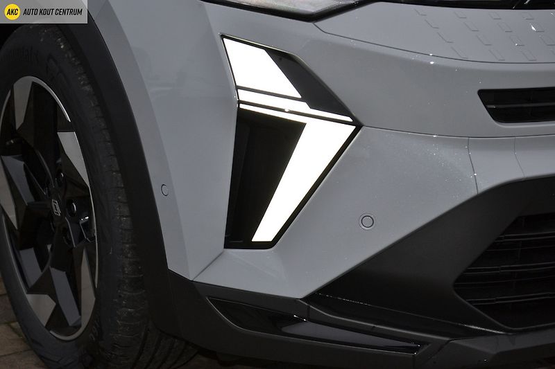 Renault Captur techno mild hybrid 140 - fotka 8 z 52