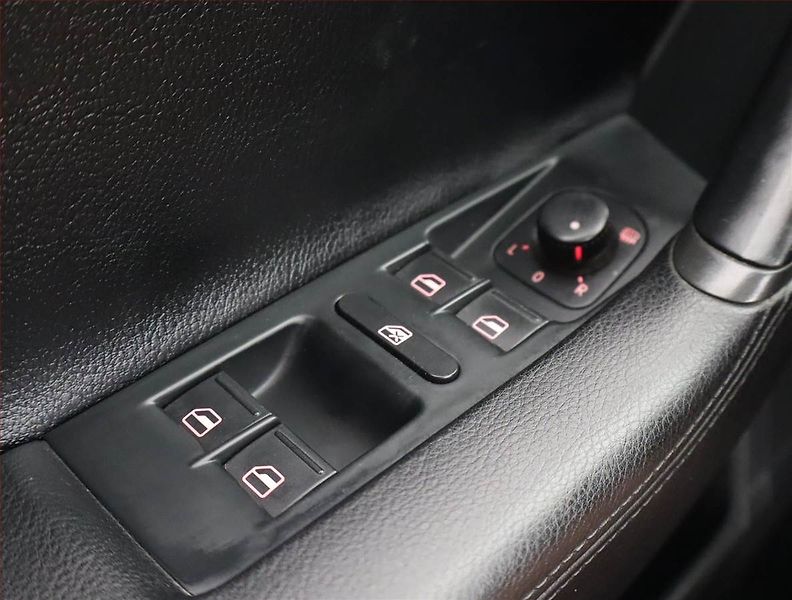 Volkswagen Passat (2013) Comfortline 1.6 TDI, Navi - fotka 15 z 24