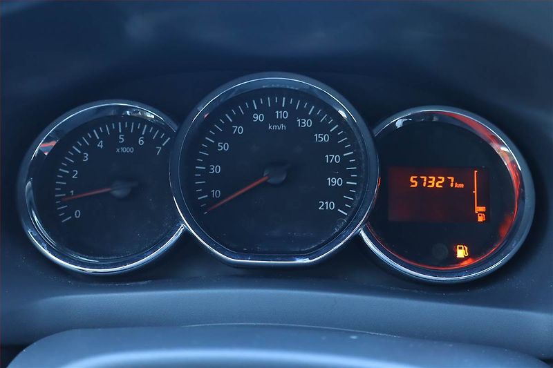 Dacia Logan (2016) 1.2 16V, Park. senzory - fotka 11 z 16