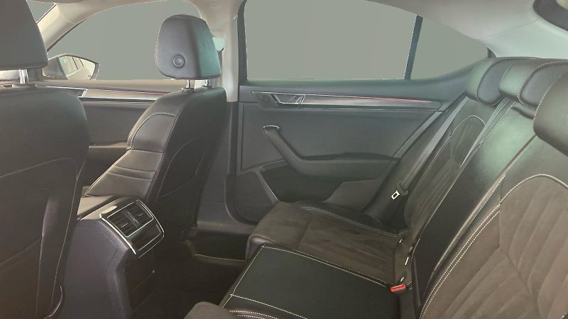Škoda Superb (2024) Style 2.0TSI 140kW  DSG - fotka 13 z 33