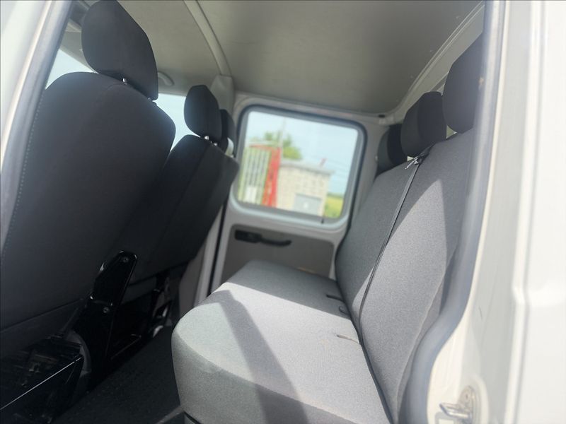 Volkswagen Transporter 2,0 TDI 110kW 6MÍST KLIMA DPH - fotka 16 z 27