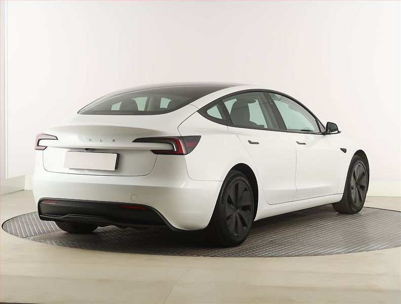 Tesla Model 3 (2023) Standard Range 60kWh, SoH 98% - fotka 5 z 32