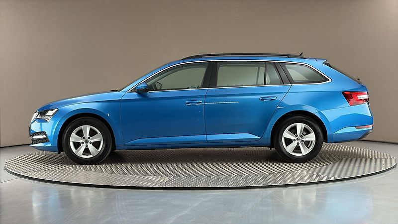 Škoda Superb 2.0 TDI Ambition Combi - fotka 4 z 24