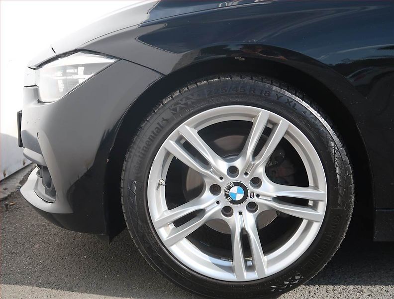 BMW Řada 3 (2018) 318 d, Automat, Serv.kniha - fotka 14 z 23