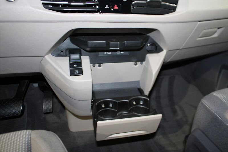 Volkswagen Multivan T7 TDi DSG Edition ACC/NezTop/ - fotka 25 z 36
