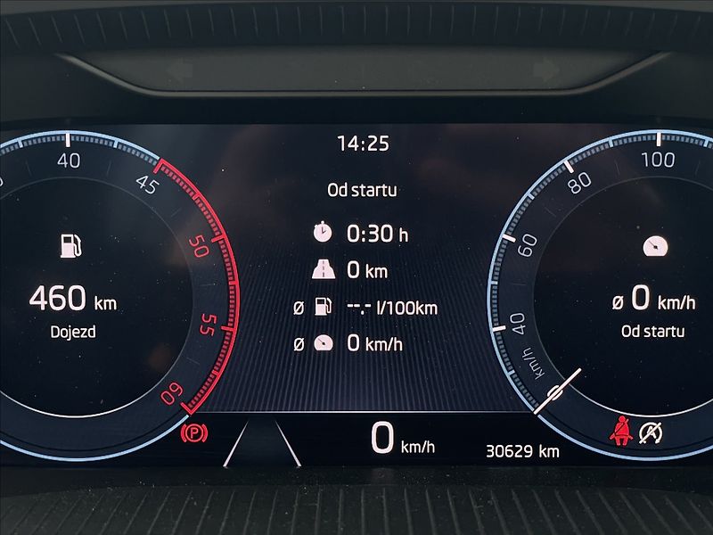 Škoda Octavia 2,0 TDI Combi Ambition Plus - fotka 10 z 24