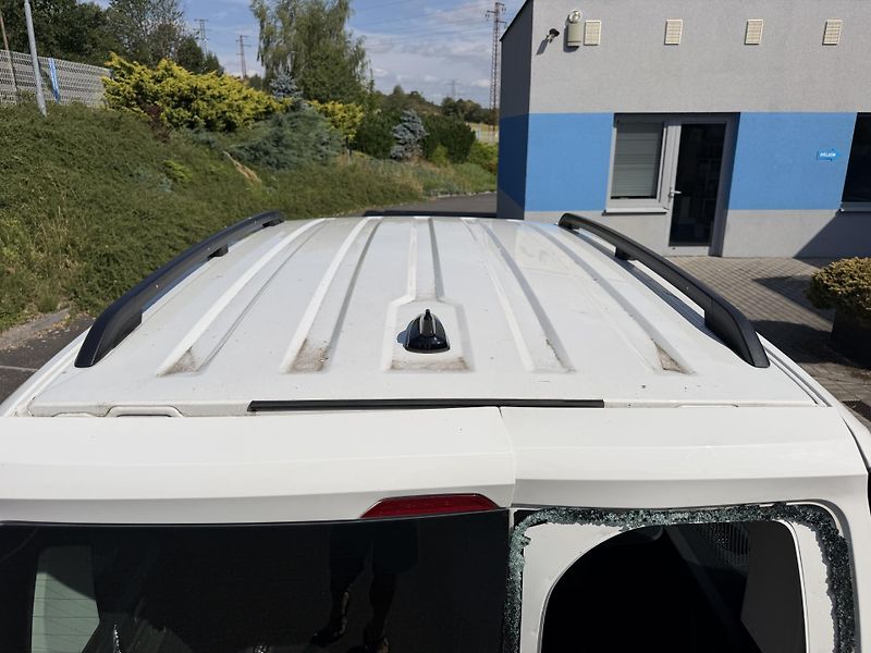 Volkswagen Caddy 2,0TDi 75kW  - fotka 7 z 19