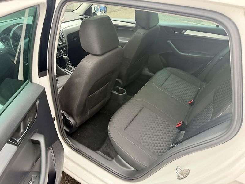 Škoda Rapid (2017) Spaceback 1.4Tdi AUT - fotka 12 z 19