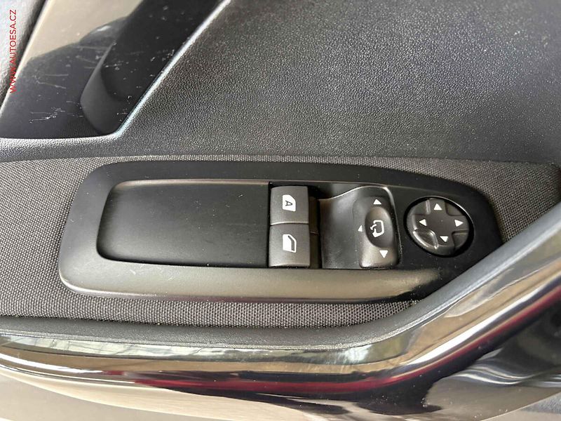 Peugeot 208 (2019) 1.2 PT, AC, temp - fotka 12 z 16